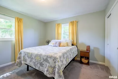 Bedroom - 214 Castle Dr, Dunlap, IL 61525 photo 6 of 12
