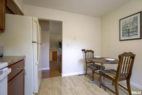 Dining - 214 Castle Dr, Dunlap, IL 61525 photo 5 of 5
