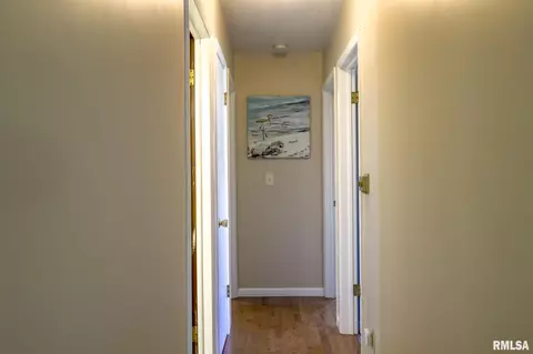 Entry Way - 214 Castle Dr, Dunlap, IL 61525 photo 3 of 4