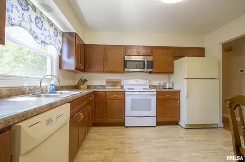 Kitchen - 214 Castle Dr, Dunlap, IL 61525 photo 1 of 4