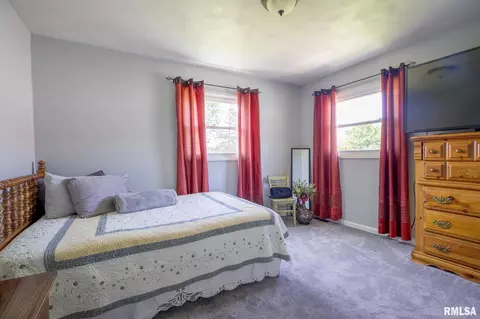 Bedroom - 214 Castle Dr, Dunlap, IL 61525 photo 3 of 12