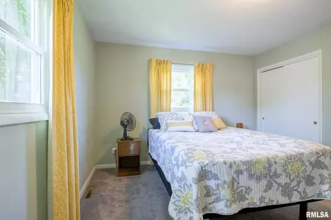Bedroom - 214 Castle Dr, Dunlap, IL 61525 photo 7 of 12