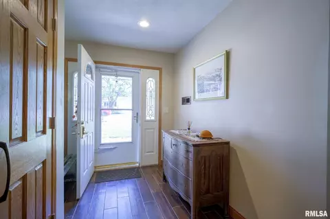 Entry Way - 214 Castle Dr, Dunlap, IL 61525 photo 2 of 4