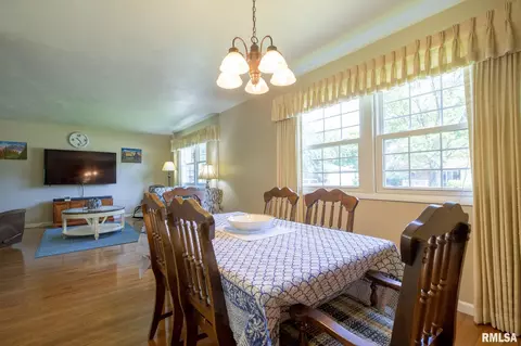 Dining - 214 Castle Dr, Dunlap, IL 61525 photo 4 of 5