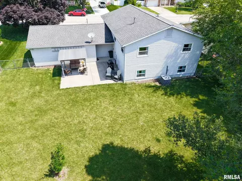 View/Area - 214 Castle Dr, Dunlap, IL 61525 photo 7 of 9