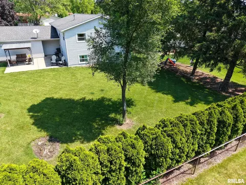 Exterior - 214 Castle Dr, Dunlap, IL 61525 photo 10 of 11