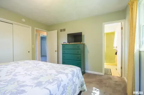 Bedroom - 214 Castle Dr, Dunlap, IL 61525 photo 8 of 12