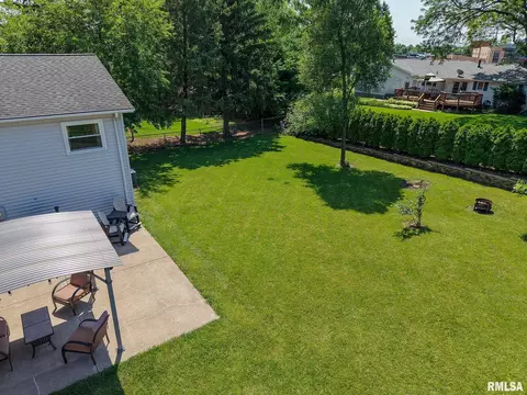 Exterior - 214 Castle Dr, Dunlap, IL 61525 photo 11 of 11