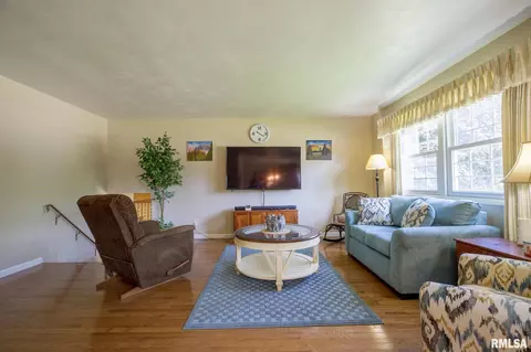 Living - 214 Castle Dr, Dunlap, IL 61525 photo 1 of 7