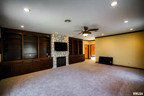 Living - 241 Birch Pl, Kewanee, IL 61443 photo 7 of 7