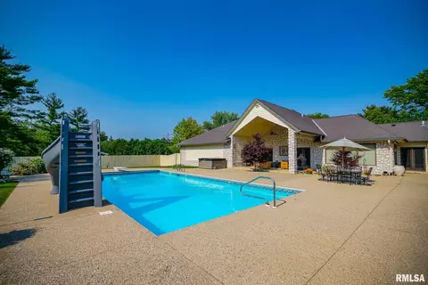 Exterior - 241 Birch Pl, Kewanee, IL 61443 photo 10 of 16