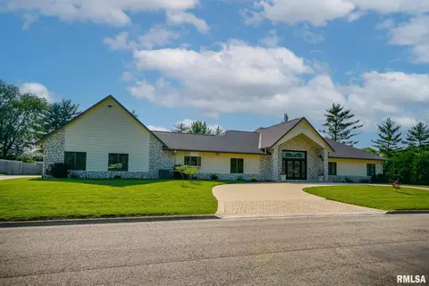 241 Birch Pl, Kewanee, IL 61443