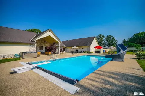 Exterior - 241 Birch Pl, Kewanee, IL 61443 photo 12 of 16