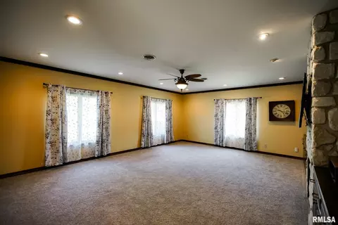 Living - 241 Birch Pl, Kewanee, IL 61443 photo 5 of 7