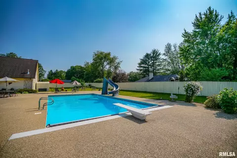Exterior - 241 Birch Pl, Kewanee, IL 61443 photo 11 of 16