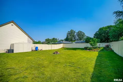 Exterior - 241 Birch Pl, Kewanee, IL 61443 photo 15 of 16