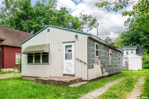 7111 S Depot St, Bartonville, IL 61607