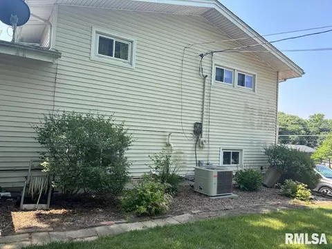 Exterior - 218 W Kurlene Dr, Macomb, IL 61455 photo 7 of 7