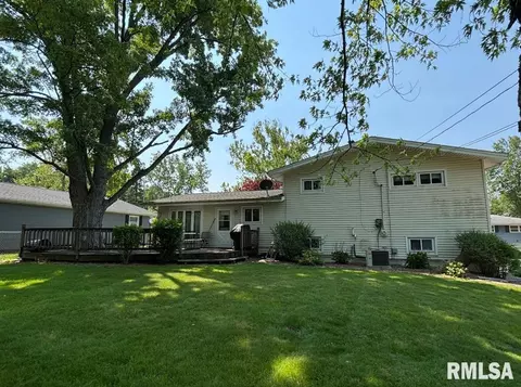 Exterior - 218 W Kurlene Dr, Macomb, IL 61455 photo 6 of 7