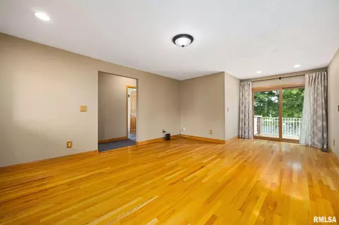 Living - 820 Belsly Way, Metamora, IL 61548 photo 2 of 7