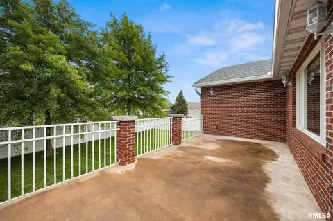 Exterior - 820 Belsly Way, Metamora, IL 61548 photo 7 of 12