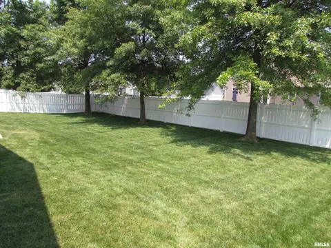 Exterior - 820 Belsly Way, Metamora, IL 61548 photo 6 of 12