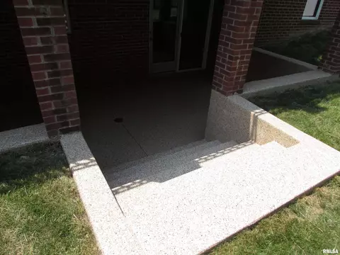 Exterior - 820 Belsly Way, Metamora, IL 61548 photo 4 of 12