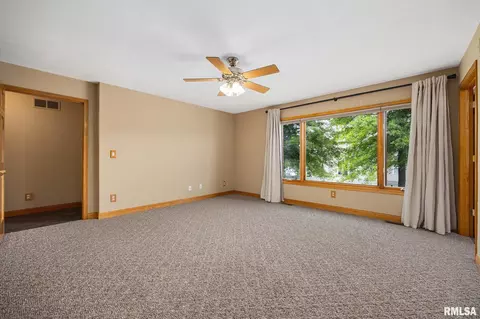 Living - 820 Belsly Way, Metamora, IL 61548 photo 6 of 7