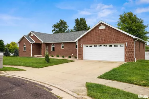 Exterior - 820 Belsly Way, Metamora, IL 61548 photo 3 of 12