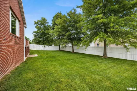 Exterior - 820 Belsly Way, Metamora, IL 61548 photo 10 of 12