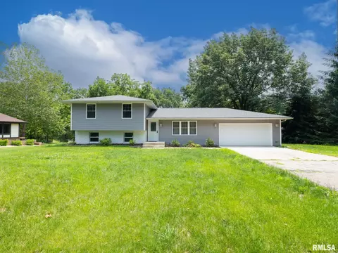 2671 Ashley Ct, Tremont, IL 61568