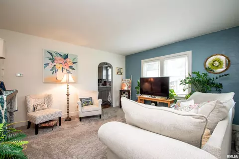 202 Esser St, Washington, IL 61571 photo 5