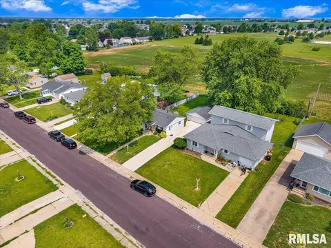 View/Area - 301 Devonshire Rd, Washington, IL 61571 photo 1 of 7