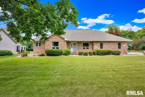 1125 Oakwood Rd, East Peoria, IL 61611