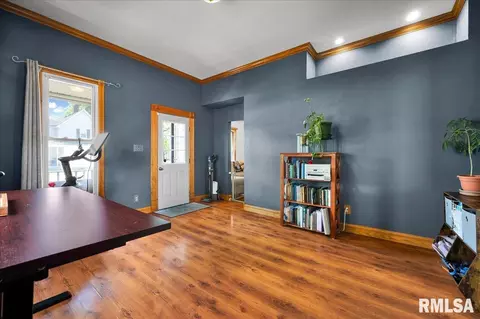 Entry Way - 203 E Pine St, Dunlap, IL 61525 photo 2 of 2