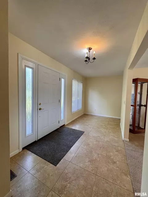 Entry Way - 15 Elmo Dr, Macomb, IL 61455 photo 1 of 1