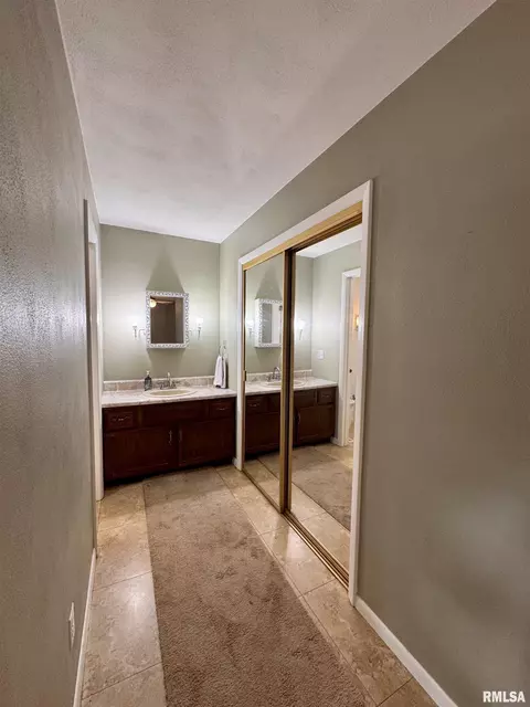 Bath - 15 Elmo Dr, Macomb, IL 61455 photo 3 of 5