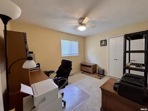 Bedroom - 15 Elmo Dr, Macomb, IL 61455 photo 1 of 5