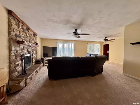 Living - 15 Elmo Dr, Macomb, IL 61455 photo 1 of 8