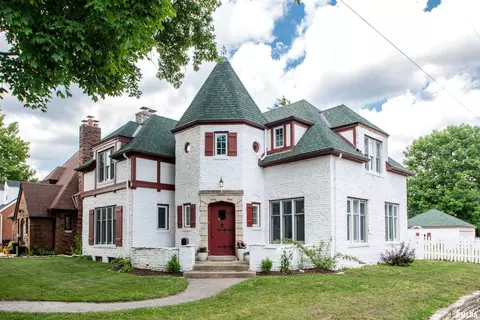 3316 N Biltmore Ave, Peoria, IL 61604