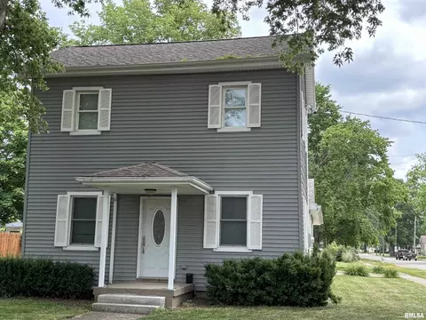 600 Edward St, Henry, IL 61537