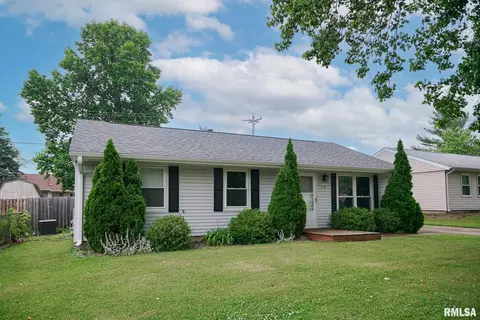 219 Linnhill Ln, Washington, IL 61571