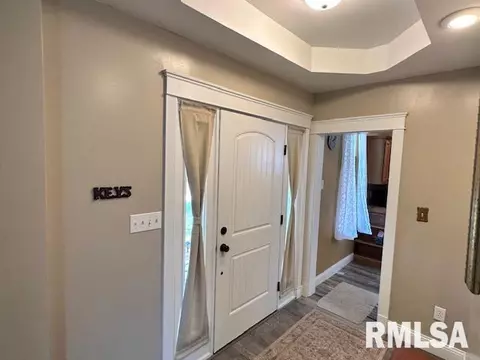 Entry Way - 964 E Locust St, Canton, IL 61520 photo 3 of 5