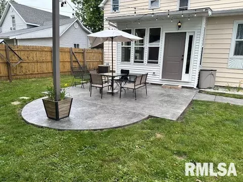 Exterior - 964 E Locust St, Canton, IL 61520 photo 8 of 12