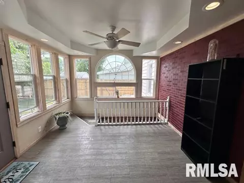 Exterior - 964 E Locust St, Canton, IL 61520 photo 10 of 12