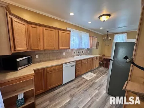 Kitchen - 964 E Locust St, Canton, IL 61520 photo 1 of 2