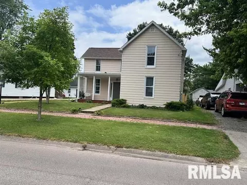 964 E Locust St, Canton, IL 61520