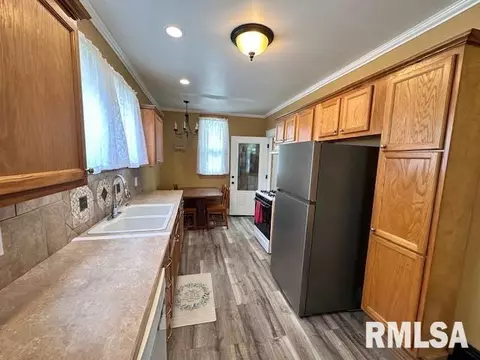 Kitchen - 964 E Locust St, Canton, IL 61520 photo 2 of 2