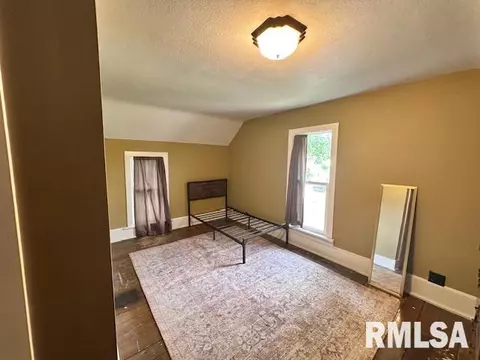 Bedroom - 964 E Locust St, Canton, IL 61520 photo 3 of 4
