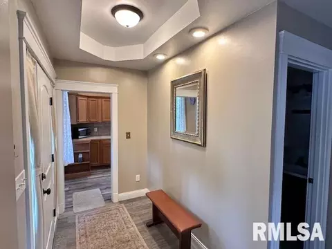 Entry Way - 964 E Locust St, Canton, IL 61520 photo 1 of 5